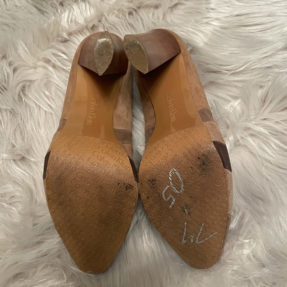 Sz 6M “Gabbey” Calvin Klein Suede Pumps with Wooden Heels - Picture 5 of 9